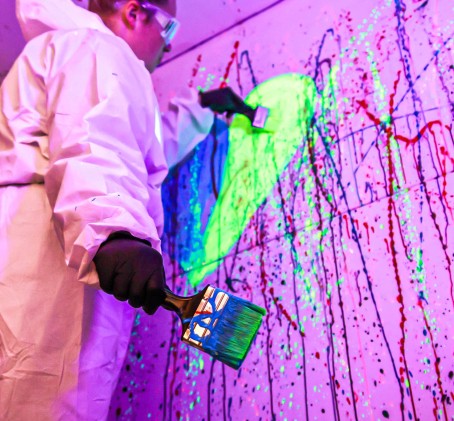 Ištaškyk emocijas spalvų kambaryje „Paleisk“