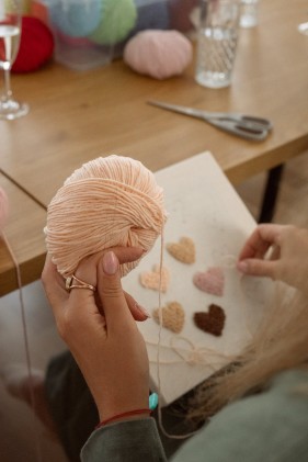 Kilpinio siuvinėjimo „Punch Needle“ kūrybinės dirbtuvės