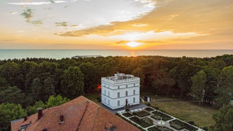 Naktis viešbutyje „Vila Komoda“ dviem + vakarienė