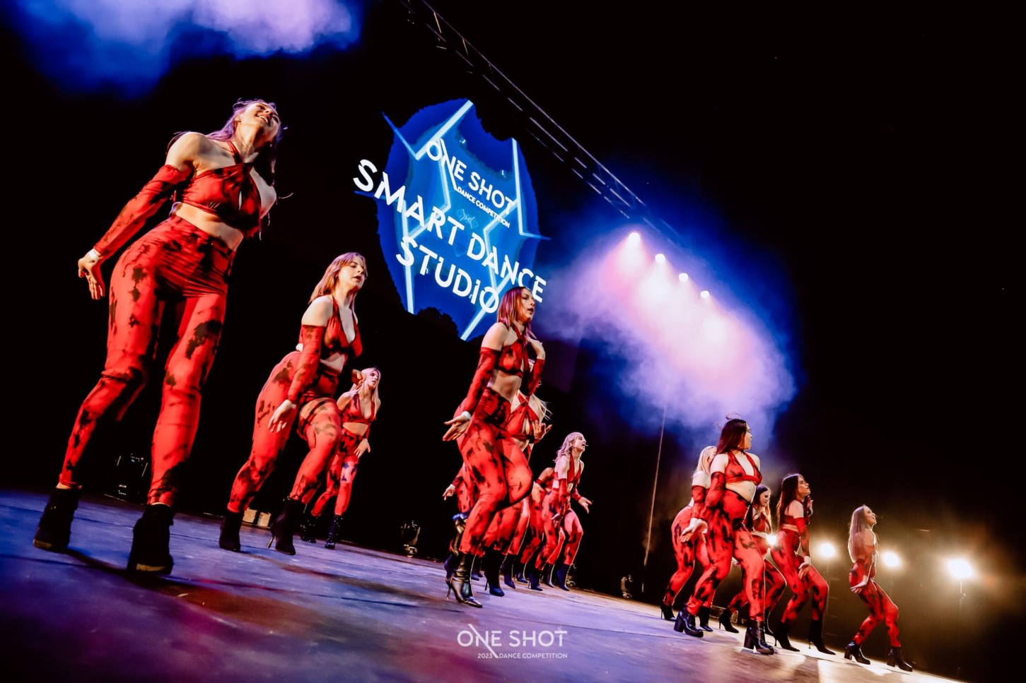 Šventinė pamoka šokių studijoje SMART 11-15 asm.