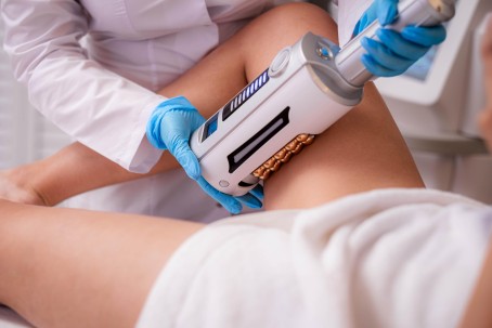 Endosferos terapijos kojų ir sėdmenų masažas