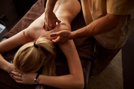 Gydomasis nugaros masažas