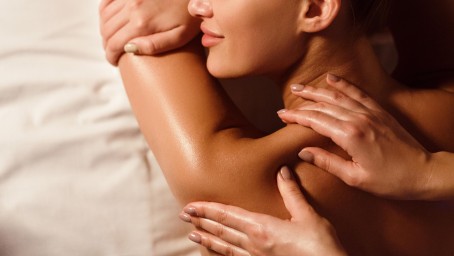 Pečių juostos, galvos ir sprando masažas