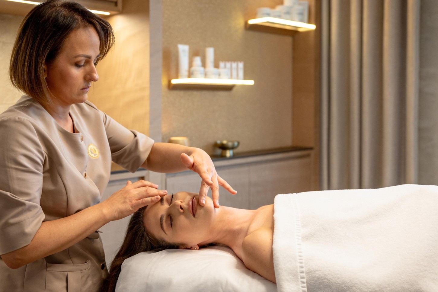 Kombinuotas veido valymas ir drėkinimas + DOVANA