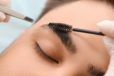 Antakių laminavimas, stiprinimas keratinu ir dažymas