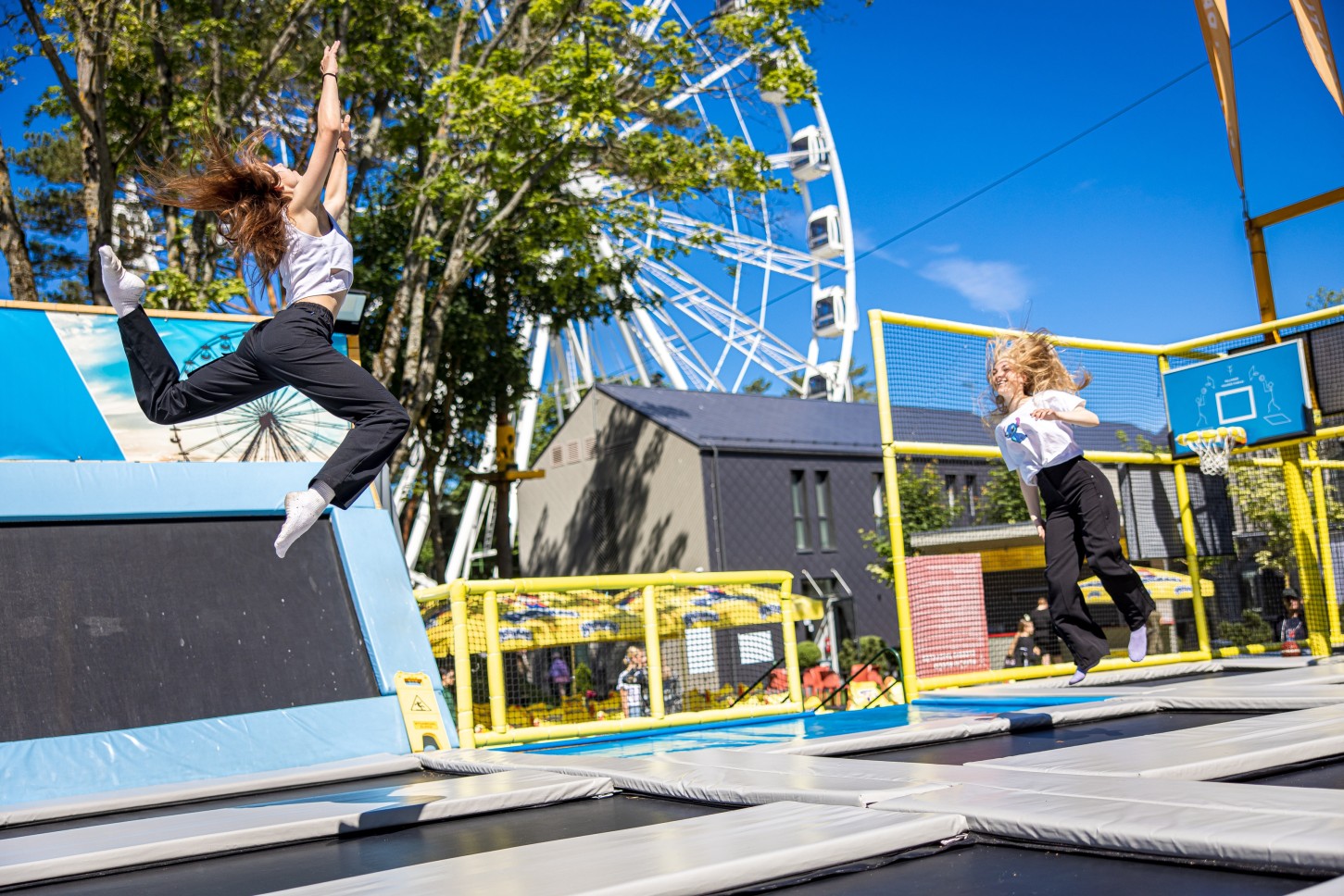 Batutai, labirintas ir iššūkių trasa „Ninja Warrior“ Palangoje (1 val.)
