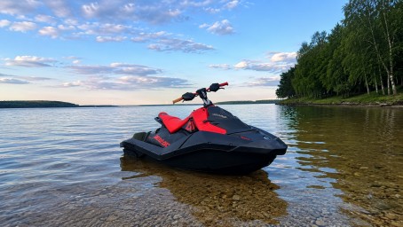 Vandens motociklo „Sea-Doo Spark Trixx“ pramoga Kauno mariose (45 min.)