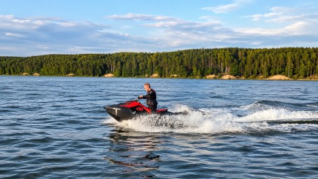 Vandens motociklo „Sea-Doo Spark Trixx“ pramoga Kauno mariose (15 min.)